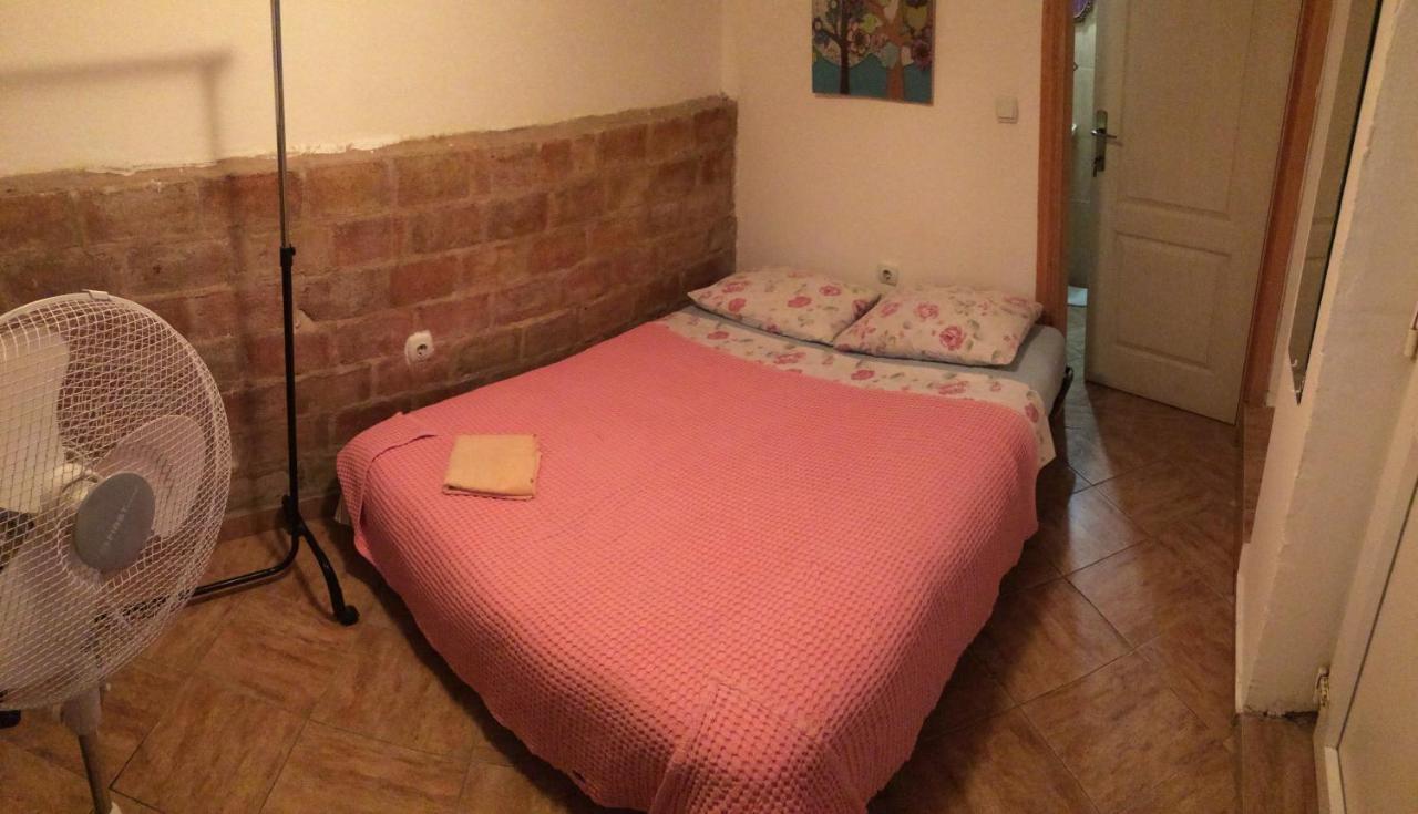 Hostel Anton 티바트 외부 사진