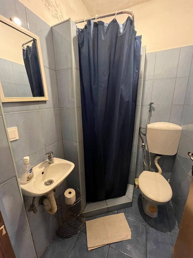 Hostel Anton 티바트 외부 사진