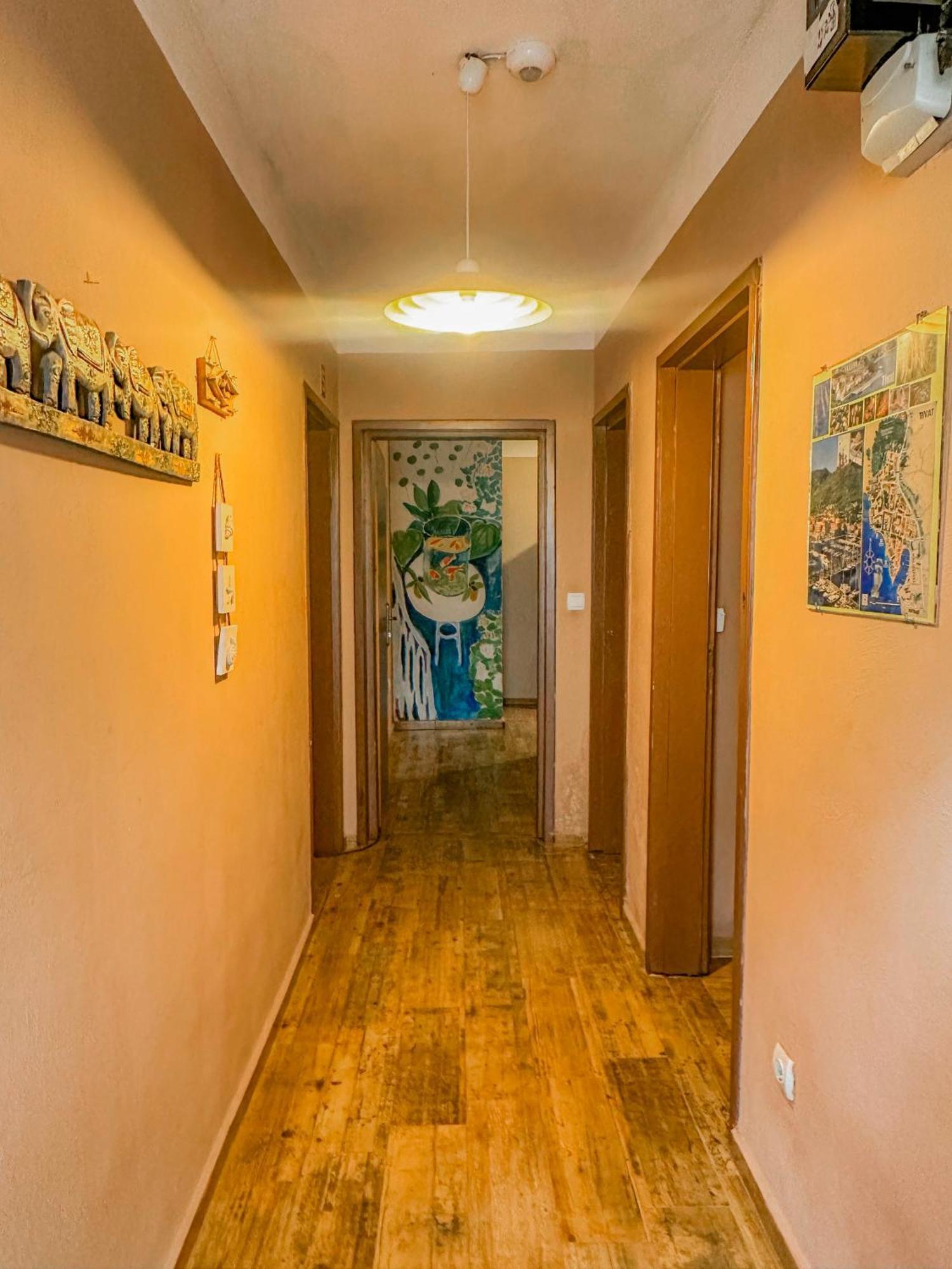 Hostel Anton 티바트 외부 사진