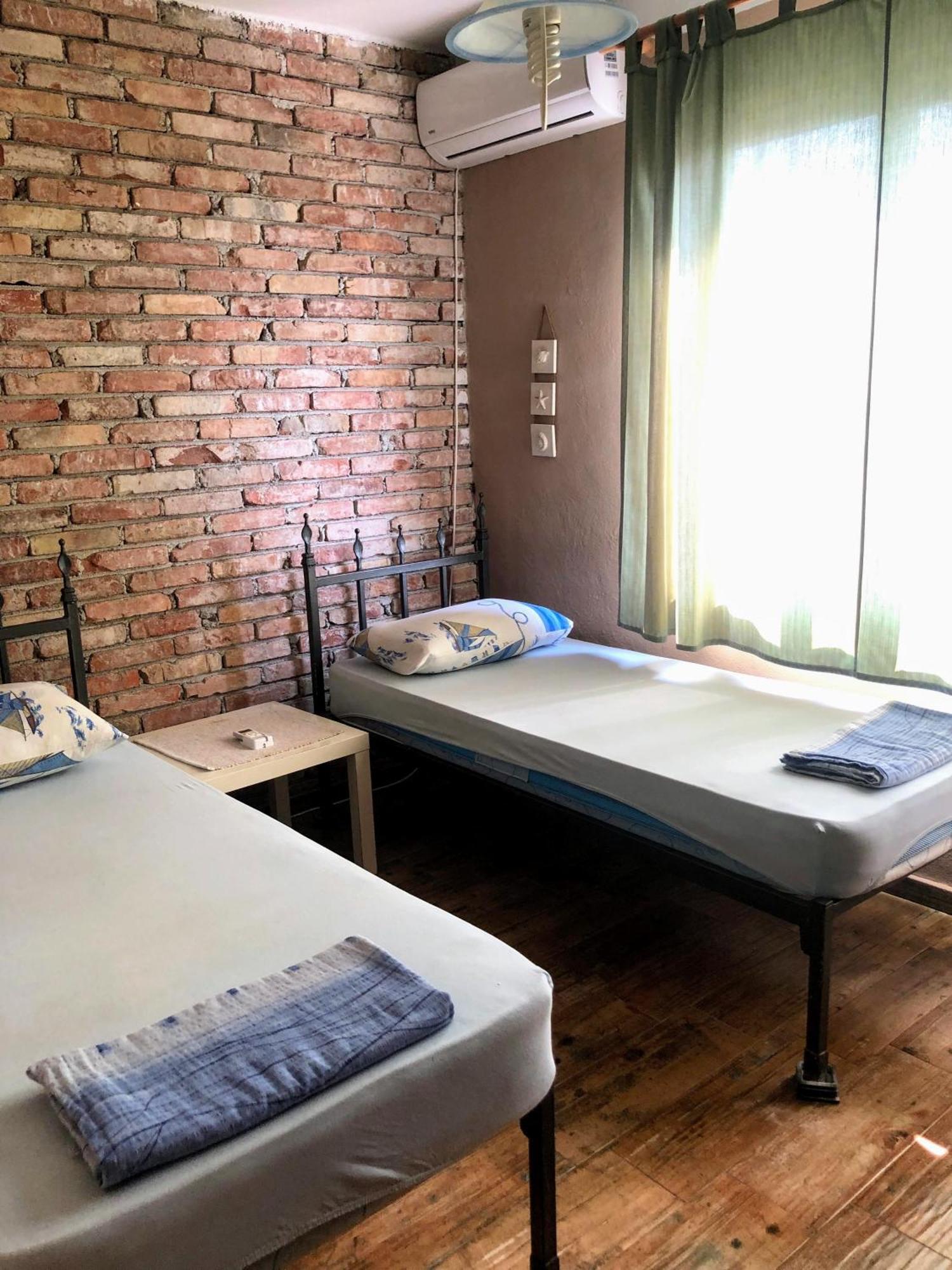 Hostel Anton 티바트 외부 사진