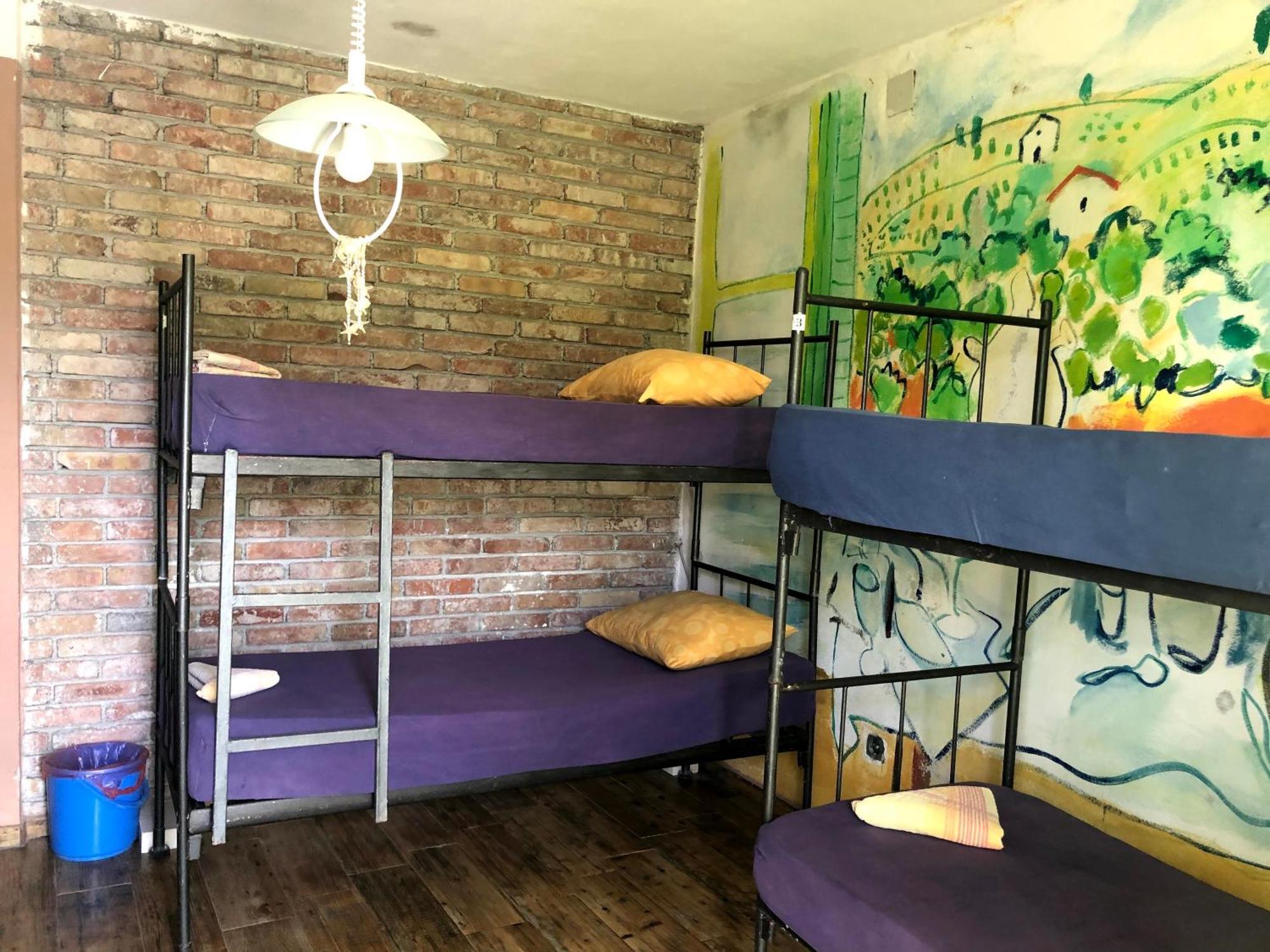 Hostel Anton 티바트 외부 사진