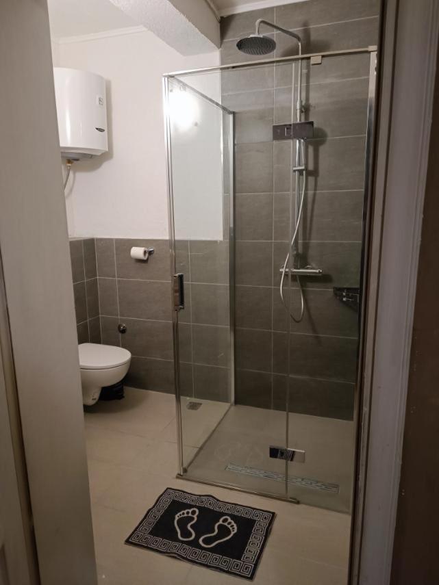 Hostel Anton 티바트 외부 사진