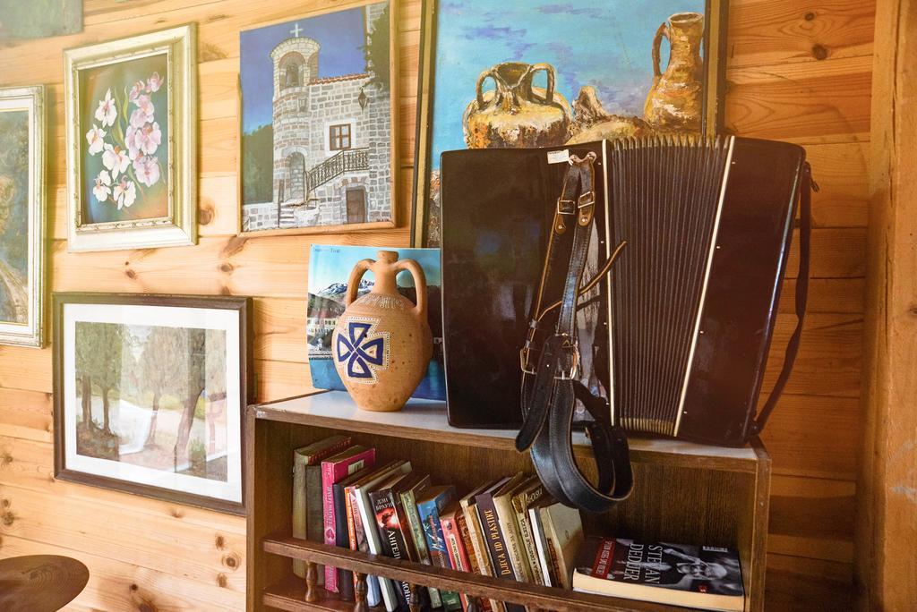Hostel Anton 티바트 외부 사진