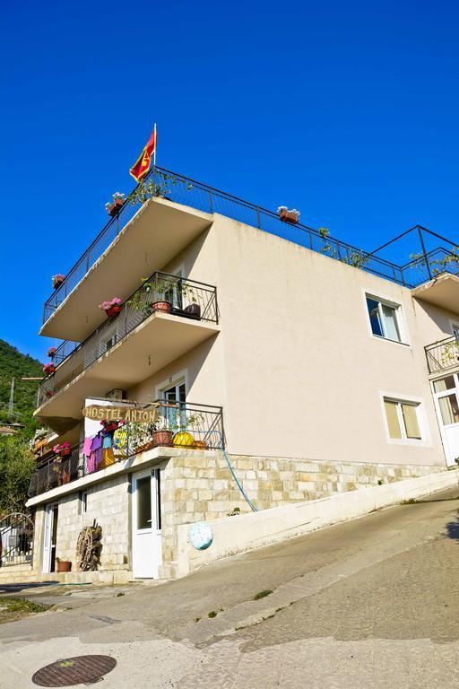 Hostel Anton 티바트 외부 사진