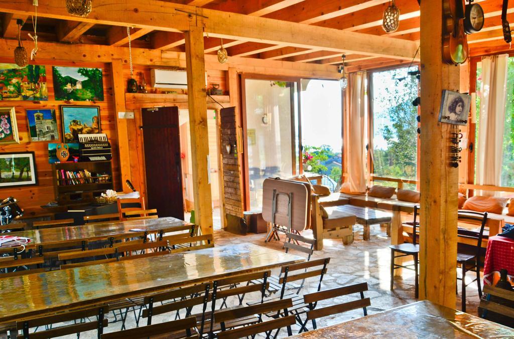 Hostel Anton 티바트 외부 사진